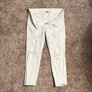 American Eagle Outfitters Cream Skinny Jeans